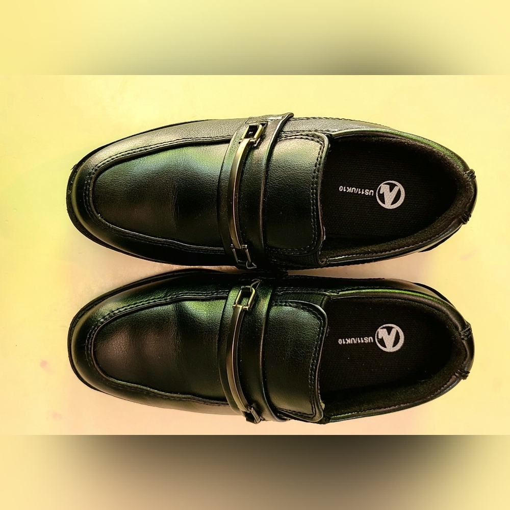 Size 11Y boys black dress shoes